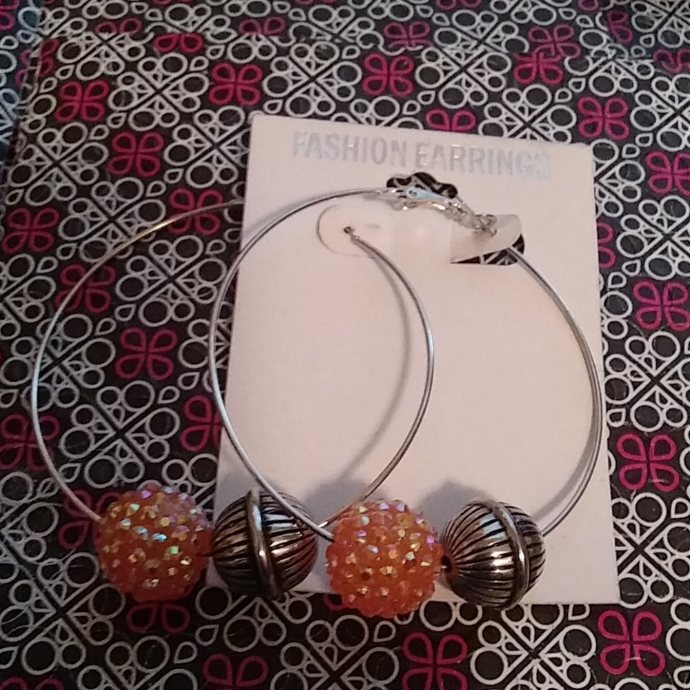 Earrings - Picture 9 of 10